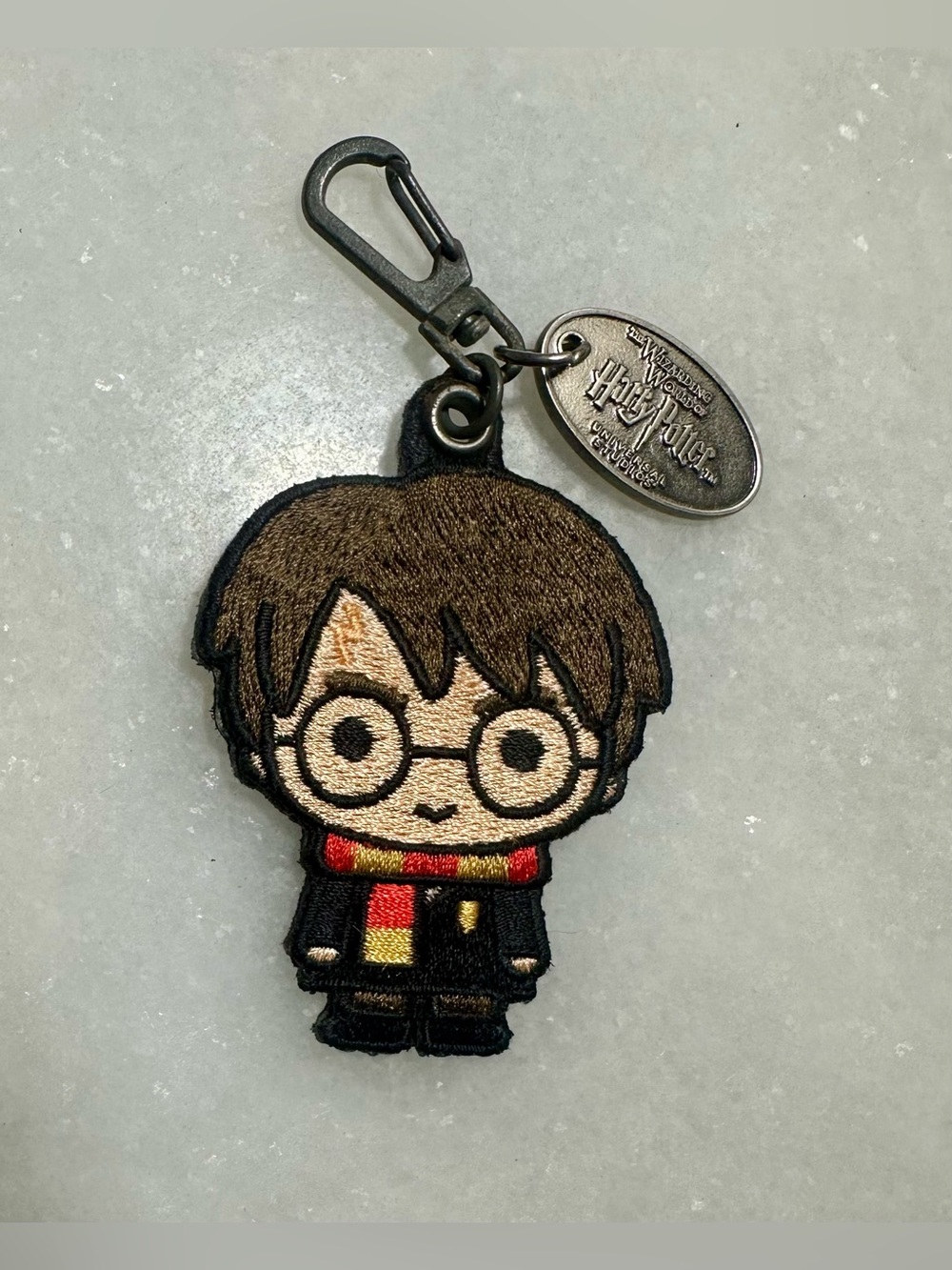 UNIVERSAL STUDIOS WIZARDING WORLD OF HARRY POTTER PATCH KEYCHAIN Embroidered